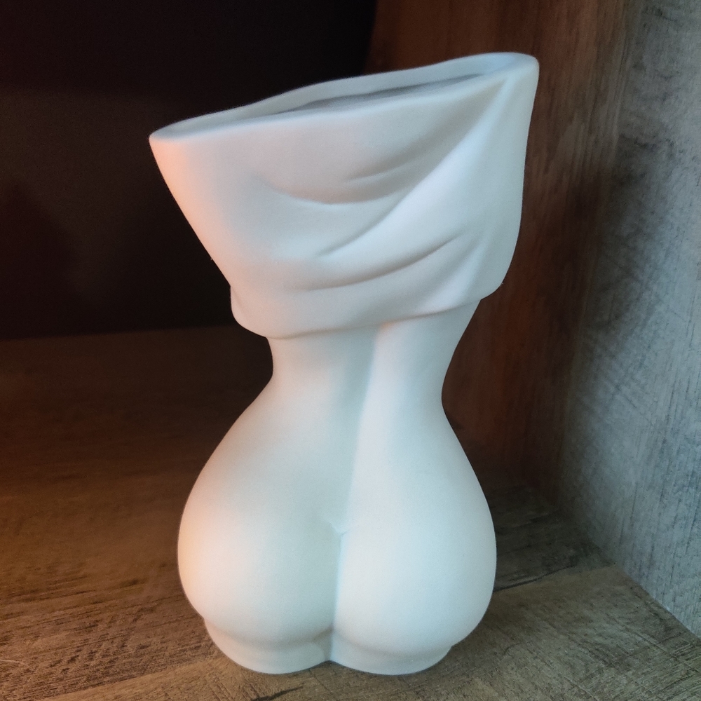 Body Vase - Picture 4 of 8